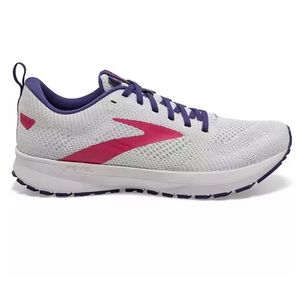 NEW Brooks Revel 5